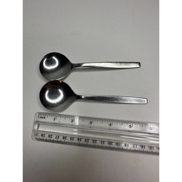 Viners of Sheffield England Stainless Flatware Set 2 Soup Spoons - Picture 3 of 5